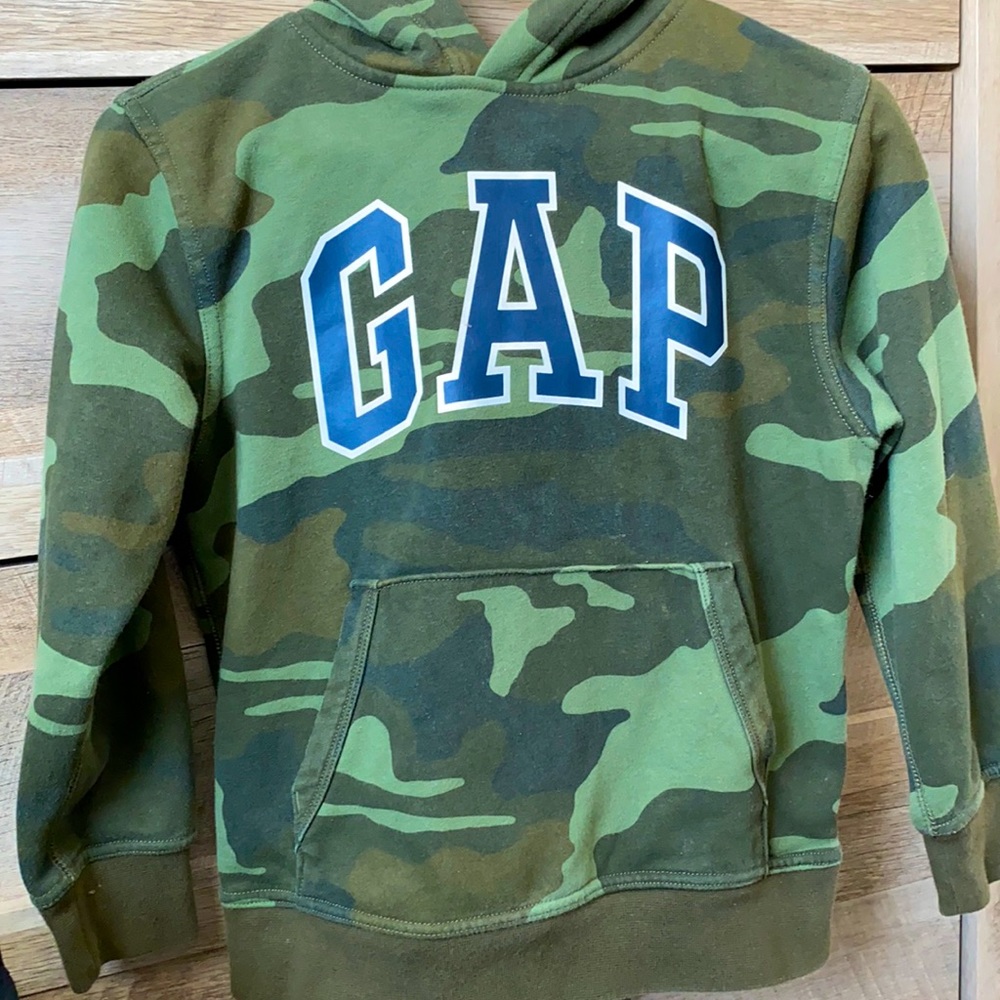 EUC Gap hoodie size M (8-9)